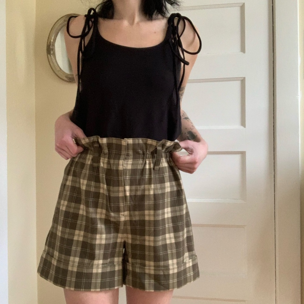 Aritzia Sunday Best Green Plaid High-Waist Paper Bag Shorts Ruffle Waistband